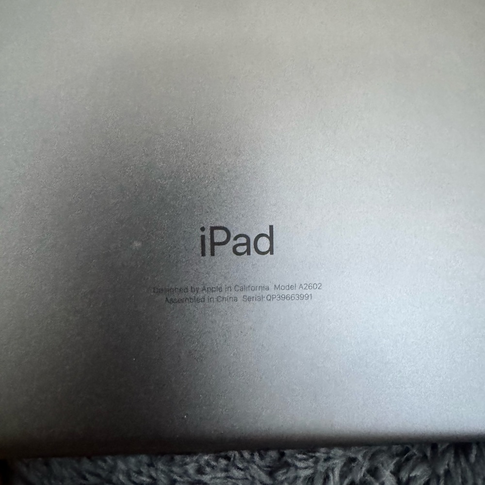 iPad 9th Generation - Picture 3 of 4